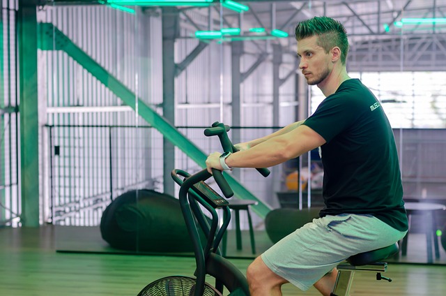 על איזה שרירים עובדים אופני כושר?